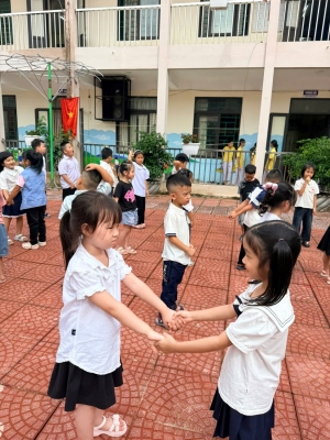 TRƯỜNG TIỂU HỌC NAM THANH RỘN RÀNG CHÀO ĐÓN NHỮNG “MẦM NON” LỚP 1