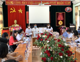 Bỏ phiếu tín nhiệm hiệu trưởng