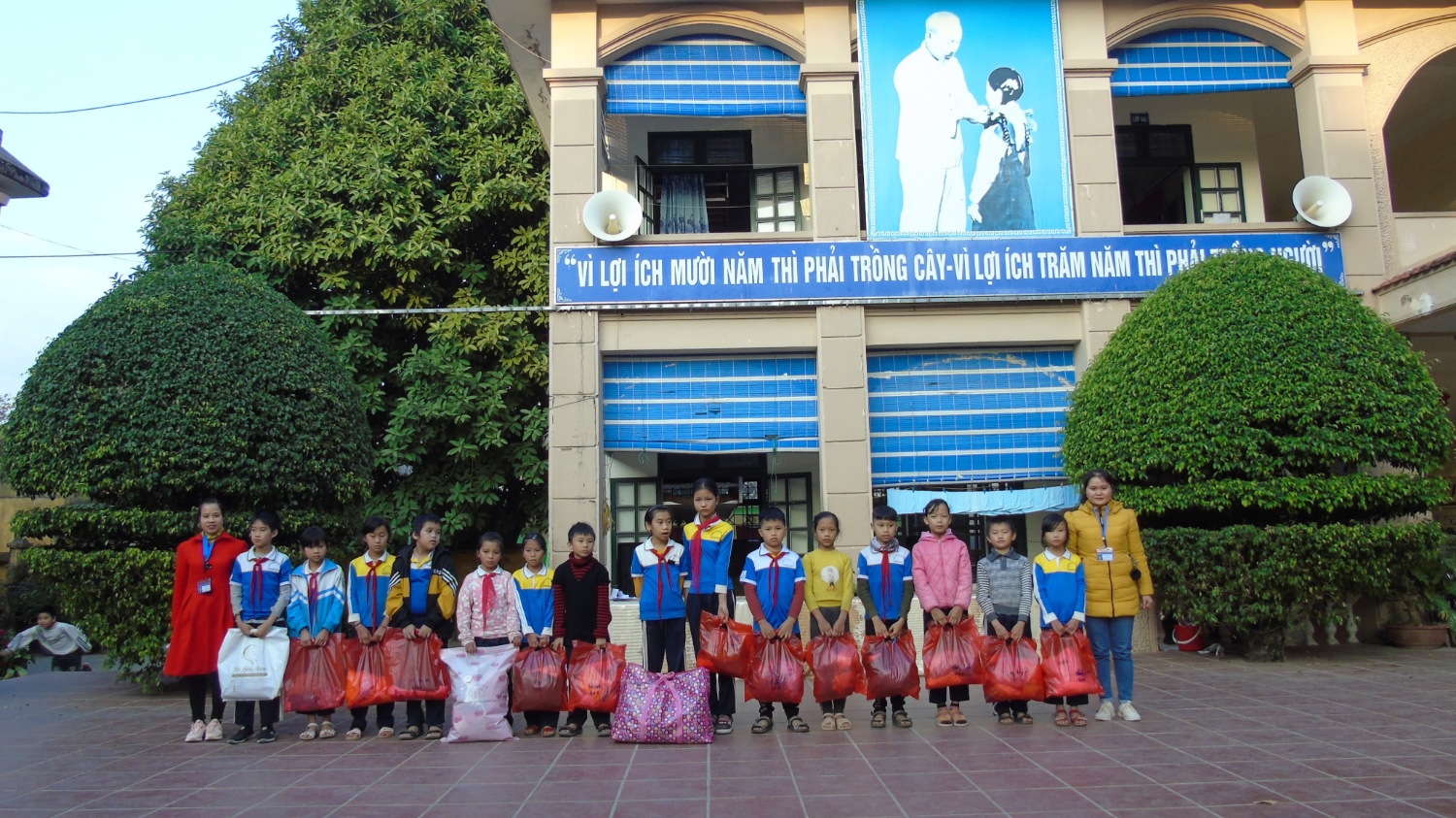 z2262036433182 300ff079401592d88b3b108e08b7e16a